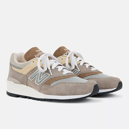 New Balance Made in USA 997 - LIGHT MUSHROOM MIRAGE GREY